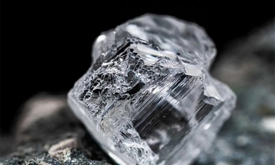 Surové diamanty - Roční hlášení o nakládání 