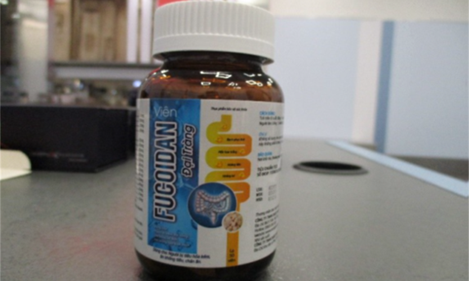 obsahující výtažek z rostliny Saussurea costus