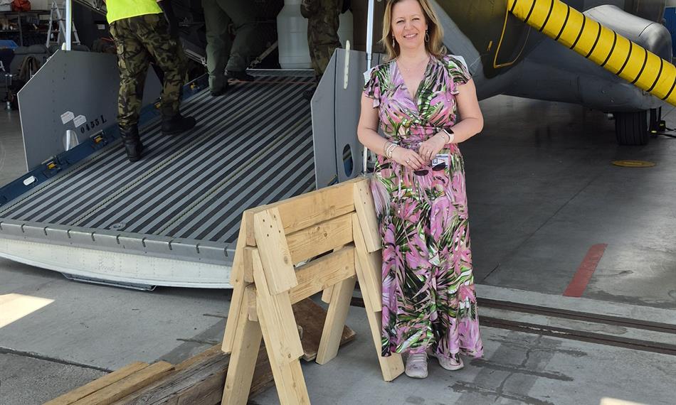 Nákládce a odletu koní byla přítomna náměstkyně Útvaru pro kontakt s veřejností Mgr. Ing. Markéta Hoidekerová.