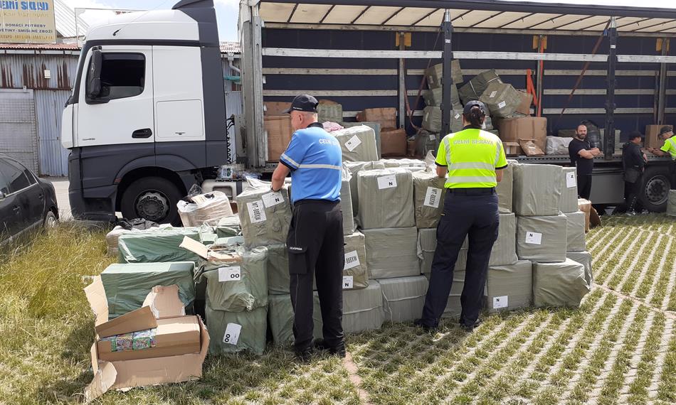 falzifikáty karet Pokemonů