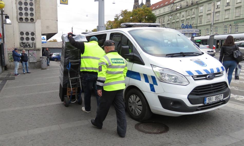 celníci odváží automaty2