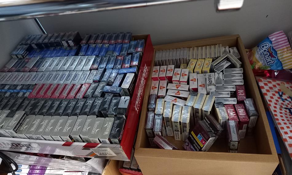 Krabice s cigaretami