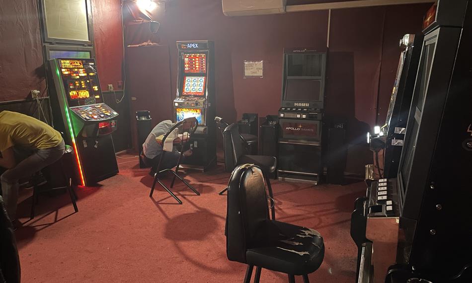 pohled do nelegální herny