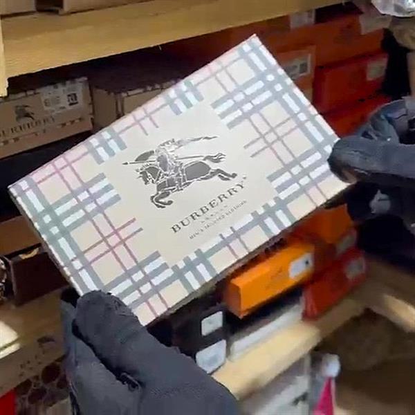 Krabička s logem Burberry