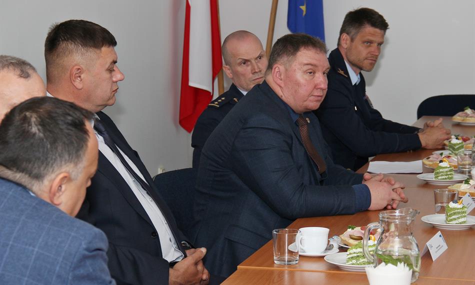 jednání v zasedací místnosti celního pracoviště v Hradci Králové