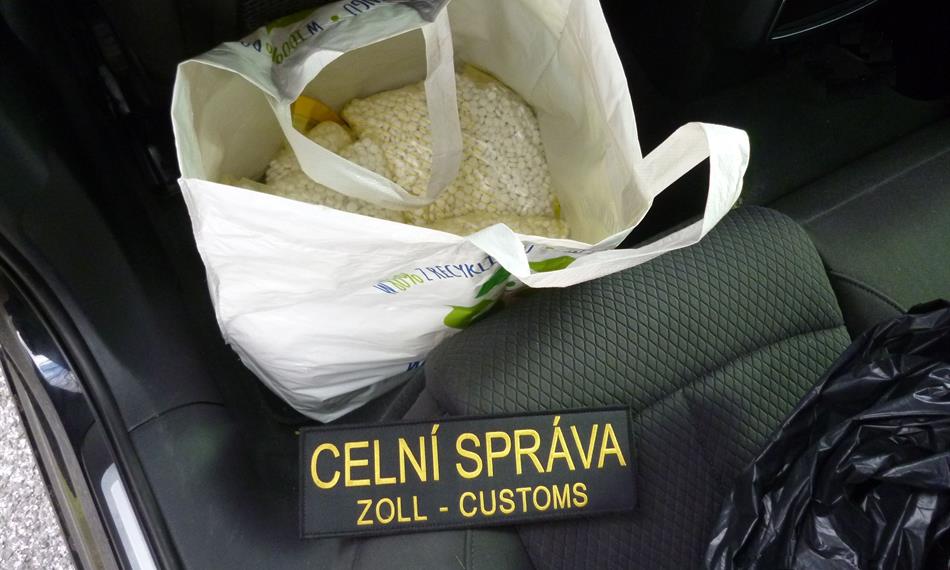 Taška s léky v autě