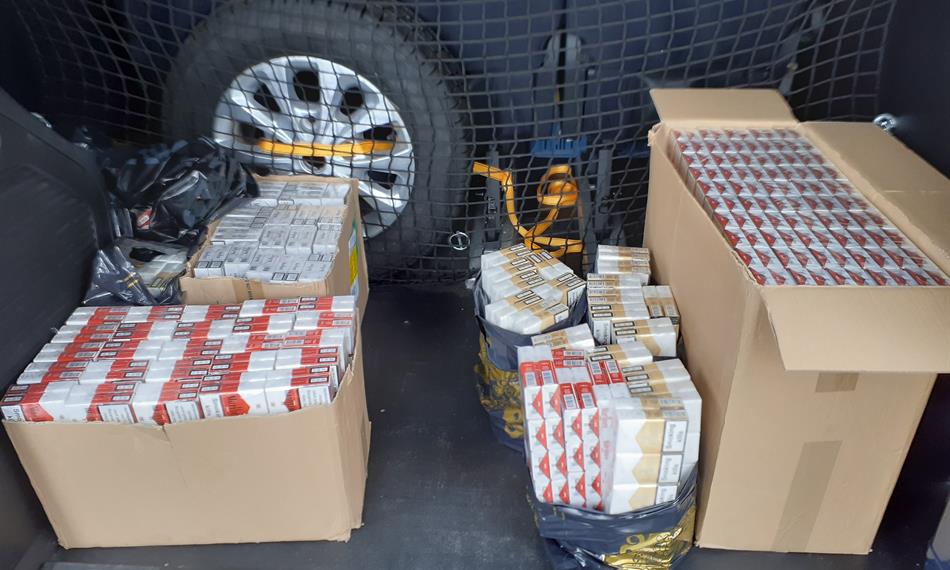 Zajištěné cigarety v kufru automobilu