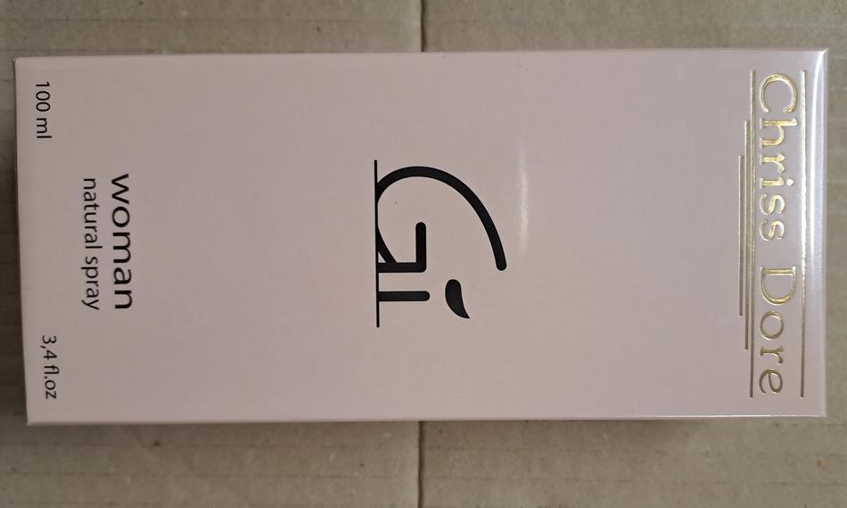 detail zadrženého parfému