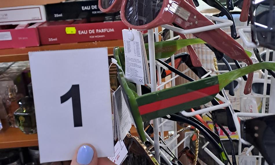 zadržené sluneční brýle