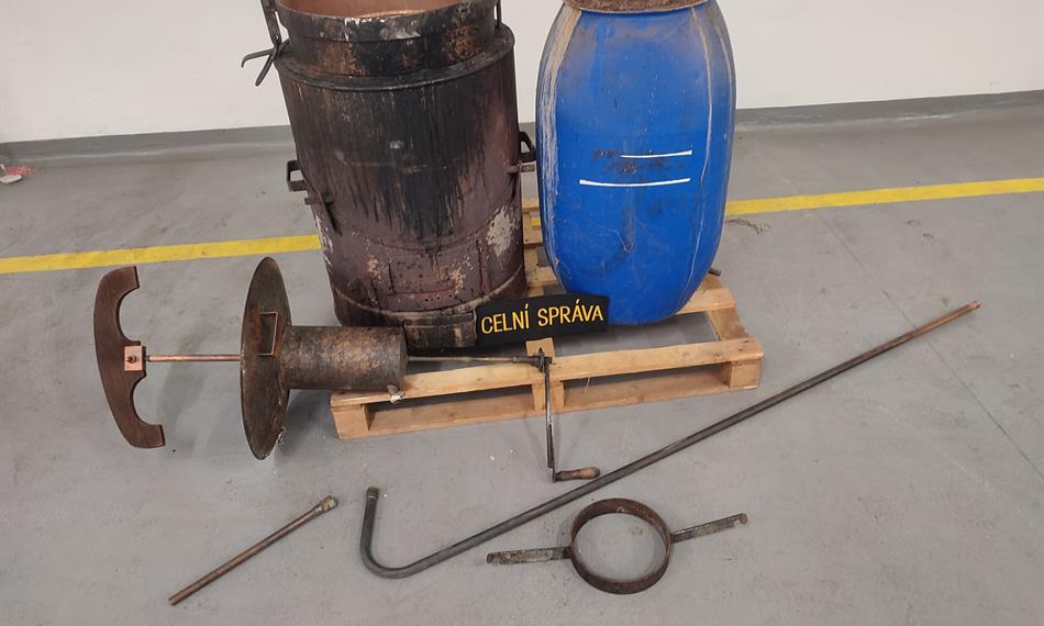 destilační zařízení