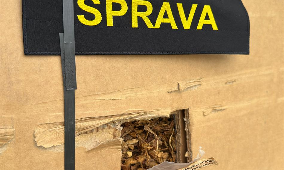 Otevřená krabice s tabákem