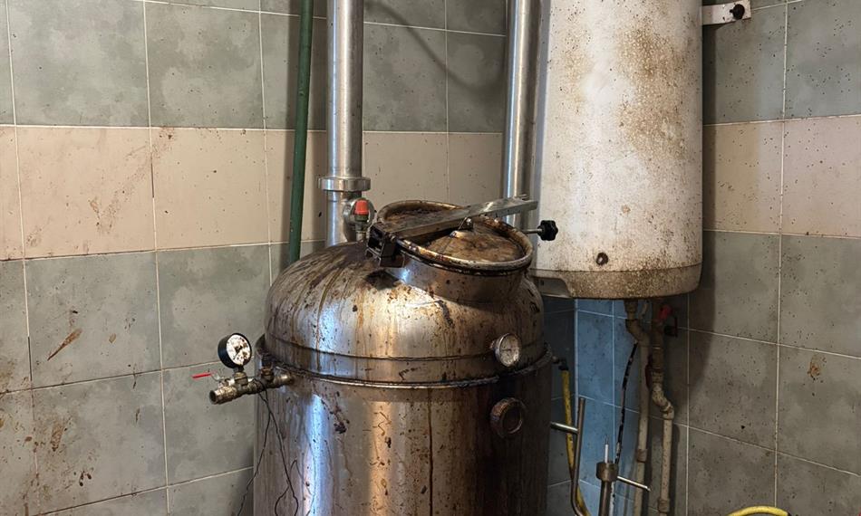 Nelegální zařízení. 