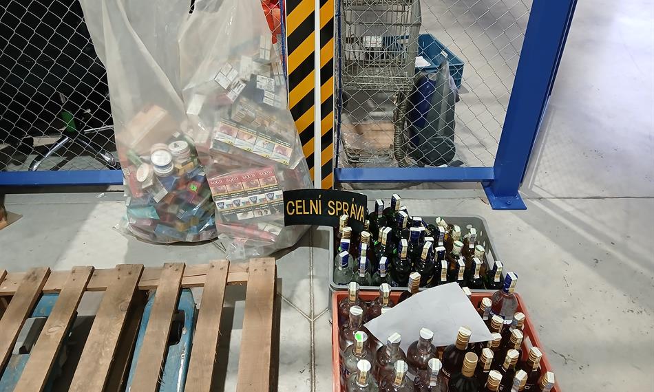 zadržené zboží, lihoviny, cigarety