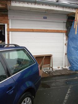 VW Passat přistavený u skladu neznačených cigaret