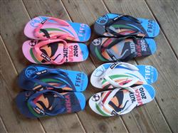 pantofle s logem FIFA